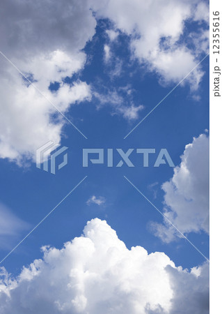 青空と雲 12355616
