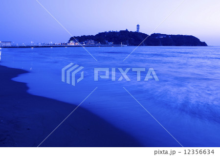 夕暮れの江ノ島 12356634