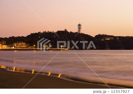 夕暮れの江ノ島 12357927