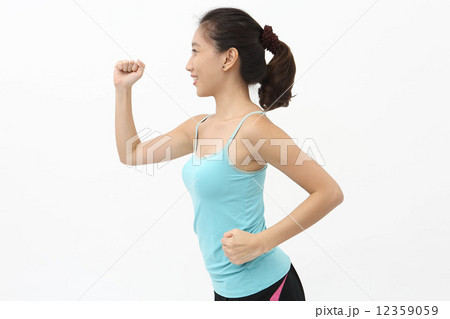 エクササイズをするアジア人女性 12359059