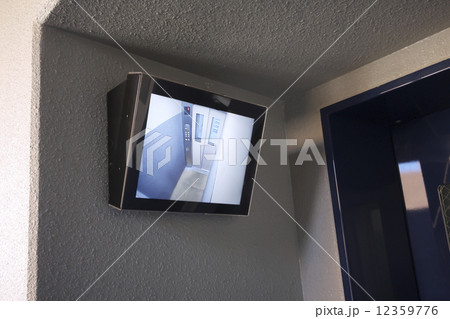 マンション 集合住宅の 防犯エレベーターモニター 106 マンション 集合住宅の 防犯エレベーターモニター 106 12359776