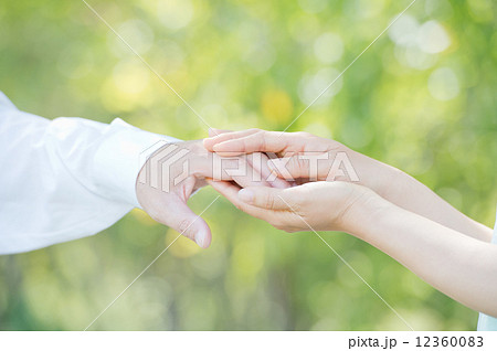 介護士とシニア 12360083