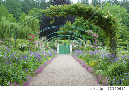 ［パリ近郊観光名所］クロード モネの家 ジヴェルニーの庭園［MAISON ET JARDIN DE MONET］081 12360612