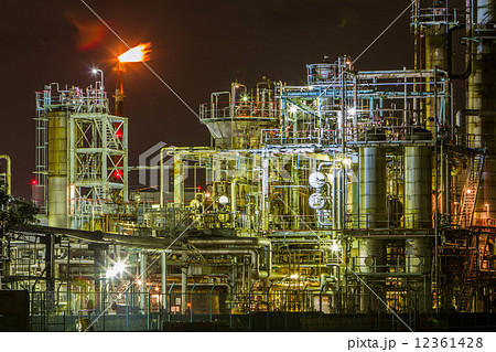 工場夜景　京浜工業地帯 12361428