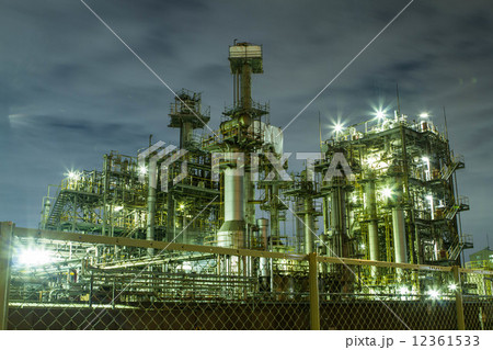 工場夜景　京浜工業地帯 12361533