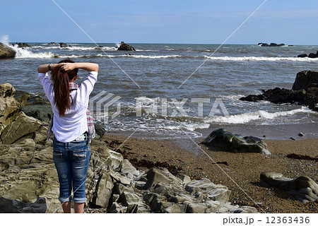 海と女性 海と女性 12363436