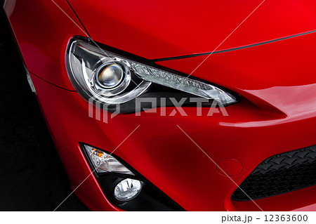 真っ赤なスポーツカー【ヘッドライト】 真っ赤なスポーツカー【ヘッドライト】 12363600