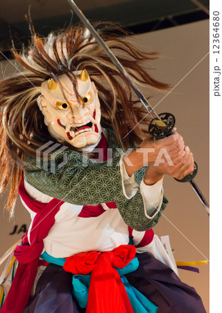 一千年の歴史を舞い継がれてきた津野山神楽　土佐の津野山郷 12364680