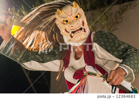 一千年の歴史を舞い継がれてきた津野山神楽　土佐の津野山郷 12364683