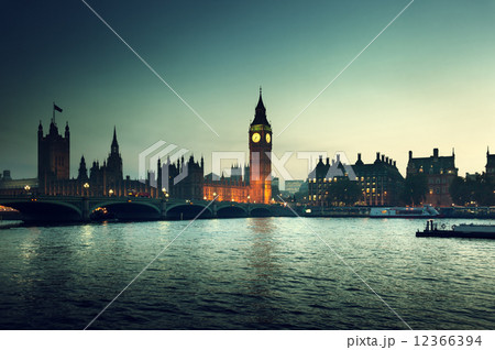 Big Ben and Westminster at sunset, London, UK 12366394
