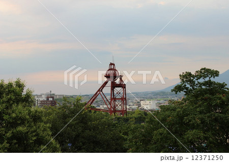 巻き上げ機立つ　 12371250