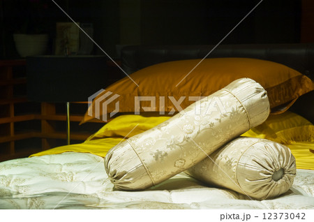 cylindrical pilows cylindrical pilows 12373042