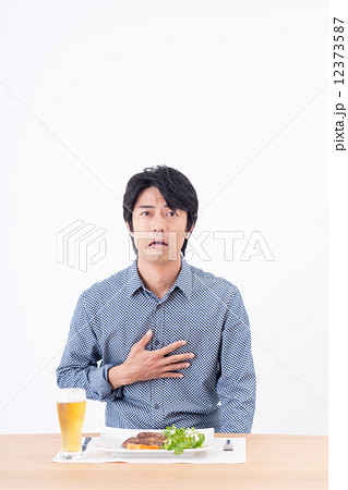 ミドルの男性 12373587