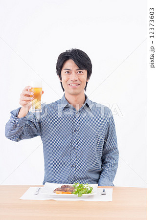 ミドルの男性 ミドルの男性 12373603