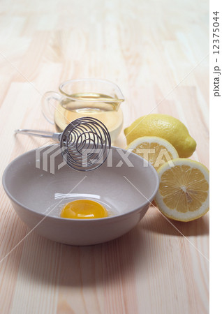 making fresh mayonnaise sauce 12375044