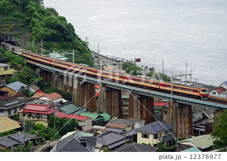 東海道線　１８５系　あまぎ色踊り子号　後追い 12376977