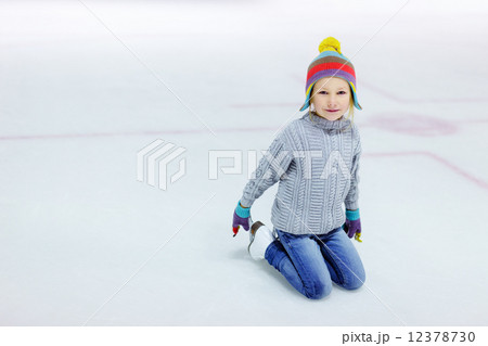 Little girl ice skating Little girl ice skating 12378730