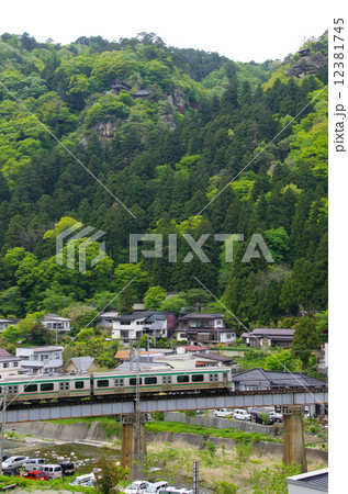 仙山線と山寺 12381745