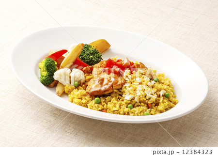 カレーピラフ　チキンステーキ　パエリア　イメージ素材 12384323