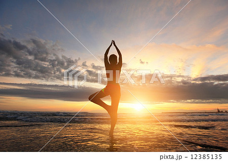 Yoga Yoga 12385135