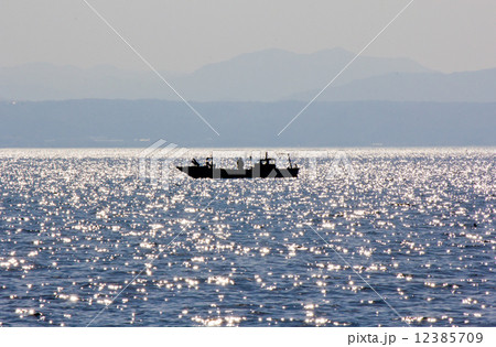 琵琶湖の漁船 琵琶湖の漁船 12385709