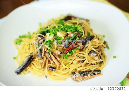 オイルサーディンペペロンチーノ オイルサーディンペペロンチーノ 12390832