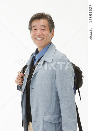 笑顔の60代男性 笑顔の60代男性 12391627