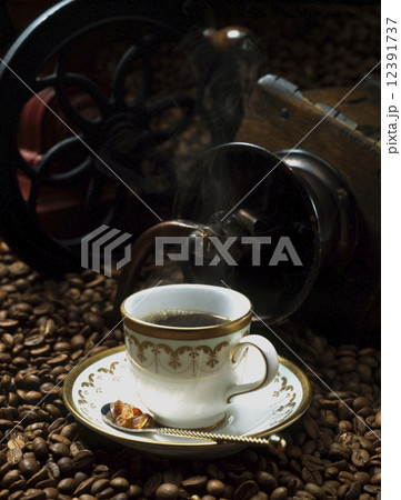コーヒーとミル 12391737