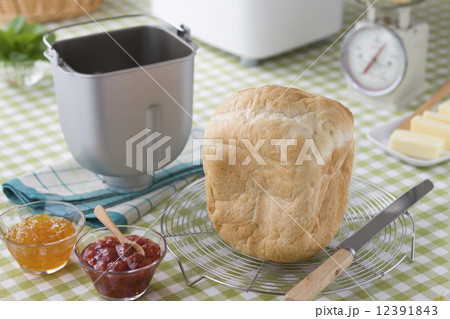 ホームベーカーリー 食パンとジャム 12391843