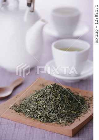 緑茶の茶葉 12392151