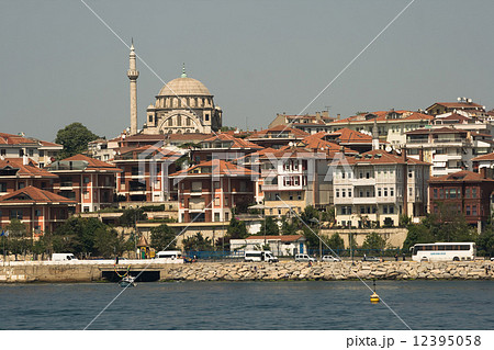 Harem side of Istanbul Bosphorus 12395058