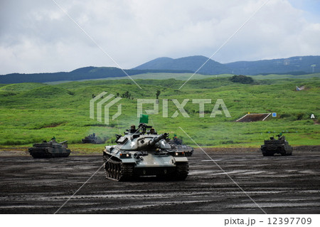 74式戦車　74TK　（ ２代目主力戦車 ）　2014年 富士総合火力演習 12397709
