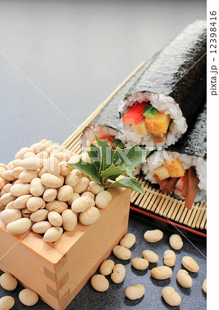 恵方巻きと福豆 12398416