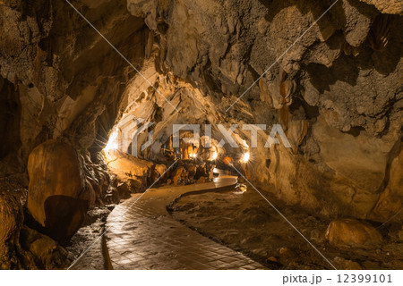 The Chang cave (Hang around Cave) is situated follow the river r 12399101