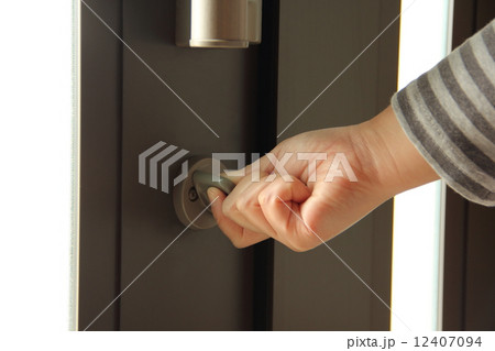戸締まり 12407094