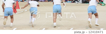 運動会のリレー 12410471