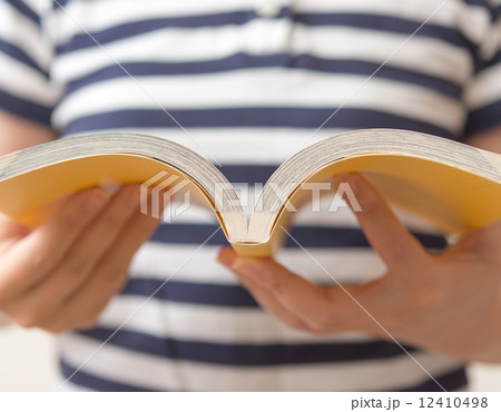 本の立読み 12410498