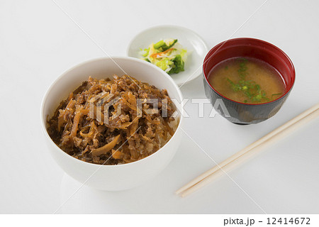 牛肉とごぼうの煮物、牛丼風 牛肉とごぼうの煮物、牛丼風 12414672