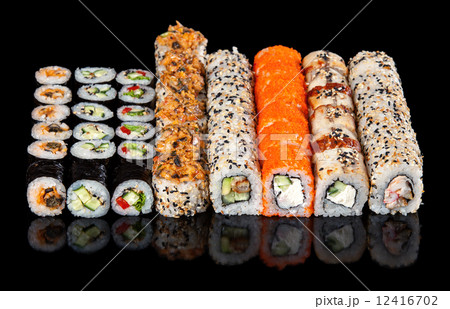 Sushi roll 12416702