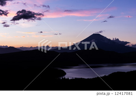 富士山と芦ノ湖2 12417081