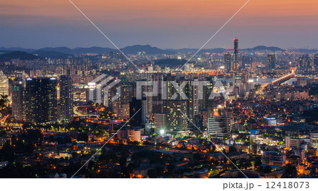 Seoul city at night Seoul city at night 12418073