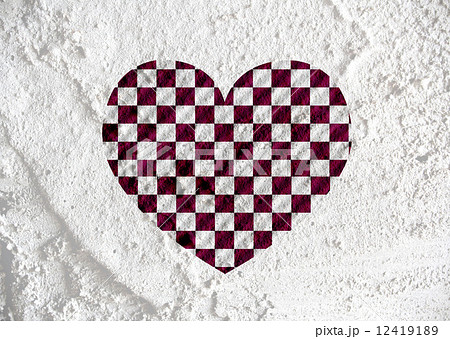 Love checkered flag sign heart symbol on Cement wall texture ba Love checkered flag sign heart symbol on Cement wall texture ba 12419189