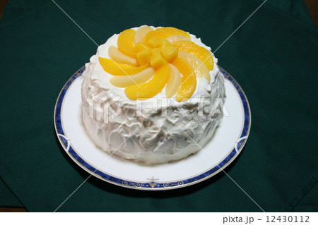 黄色と白の手作り桃ケーキ 黄色と白の手作り桃ケーキ 12430112