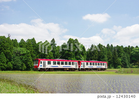 田んぼと南阿蘇鉄道 12430140