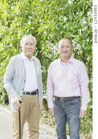 シニア親子・老老介護・整体 12430965