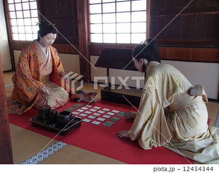 姫路城 化粧櫓で百人一首に興じる千姫 の写真素材