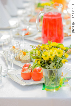 The image of a served table 12434591