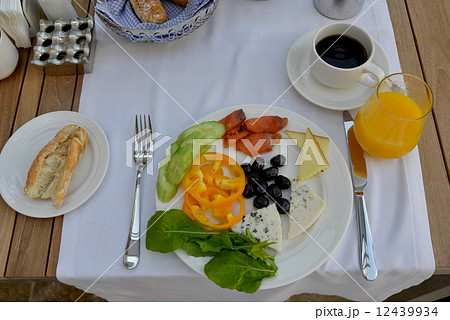 aristocratic  breakfast 12439934