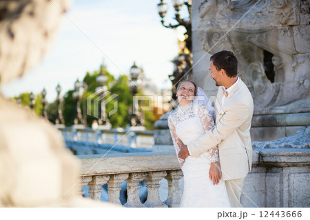 Bride and groom in Paris 12443666