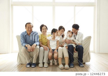 家族　ファミリー 12446273